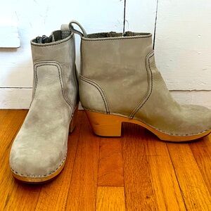 Swedish Hasbeens, sage green suede booties in size 36.
